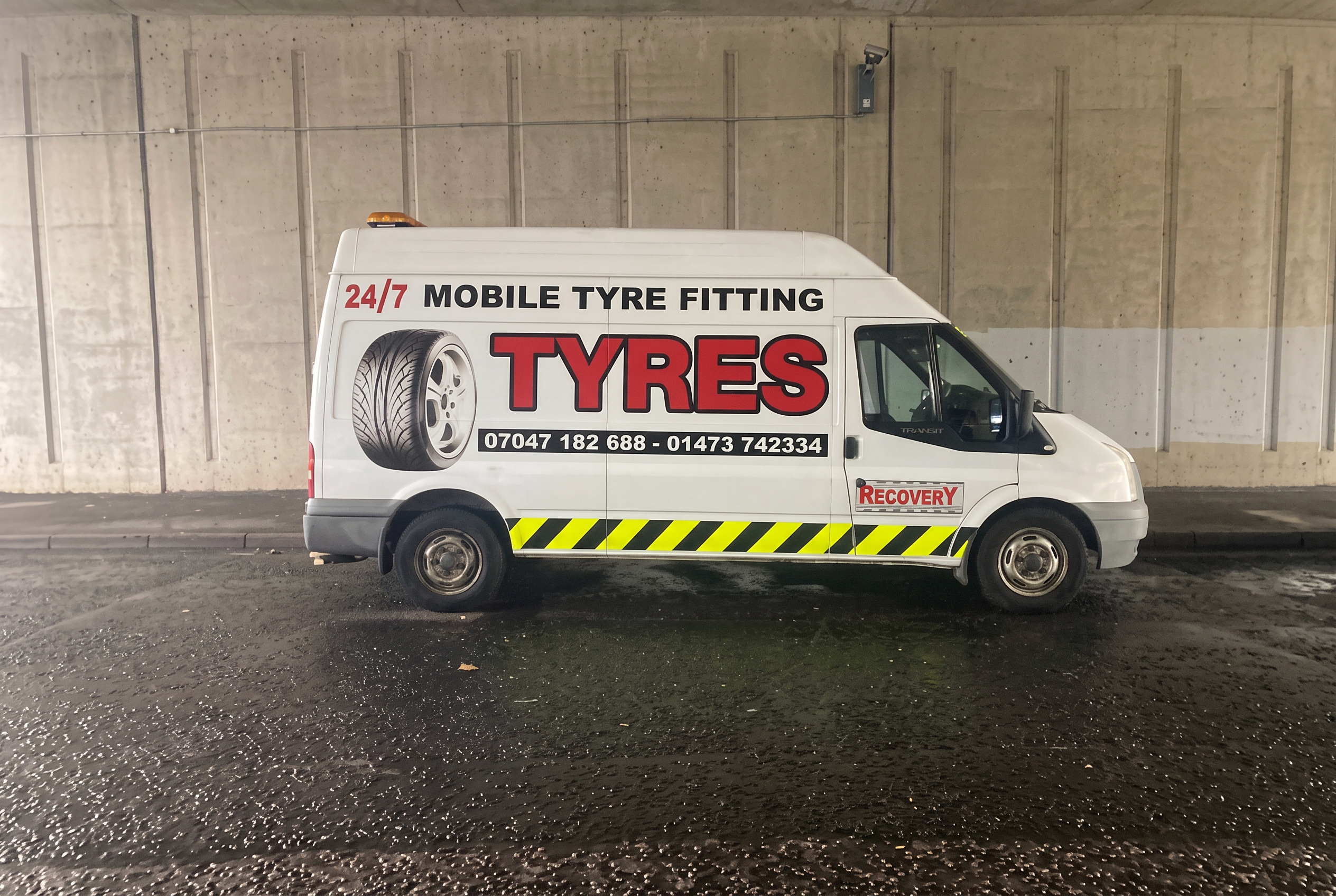 Wright Garage & Recovery 24/7 mobile tyre fitting van serving Greenock and Inverclyde